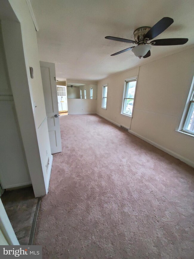 1719 Montgomery Rd, Wilmington, DE 19805 - photo 7