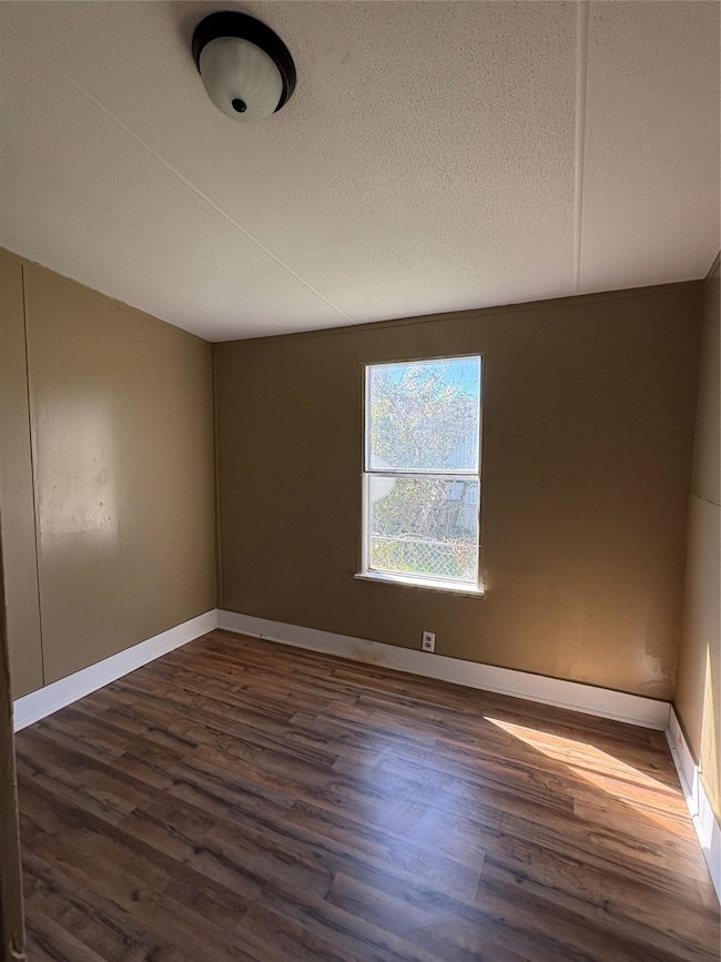 2501 McDonald Rd, Oyster Creek, TX 77541 - photo 5