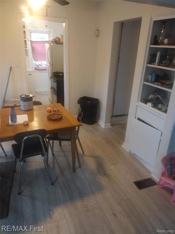 8845 Pierson St, Detroit, MI 48228 - photo 3