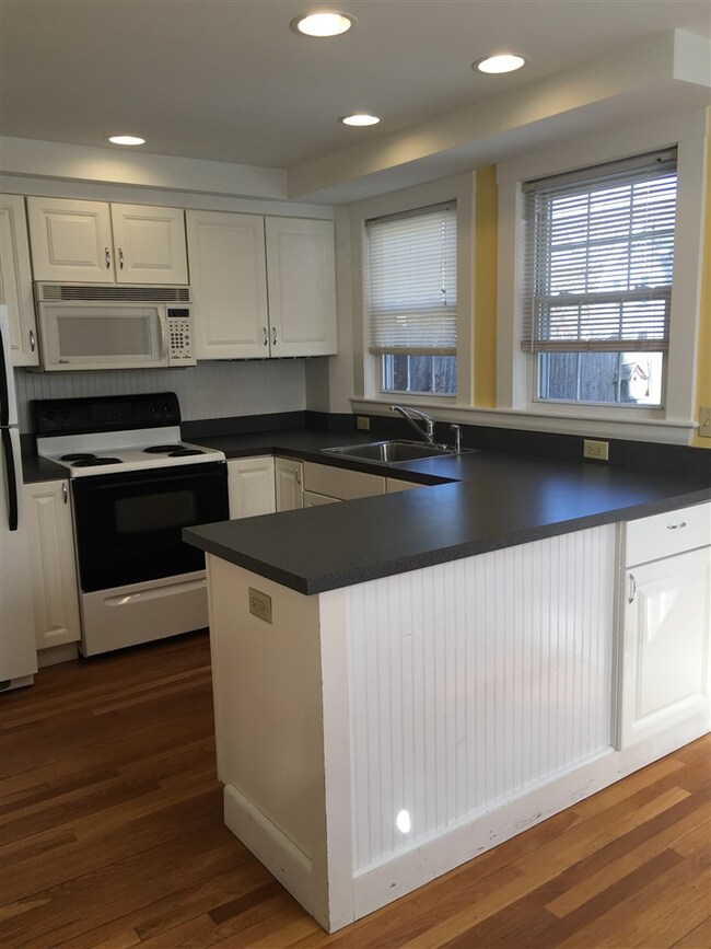 144 Raleigh Way, Portsmouth, NH 03801 - photo 4