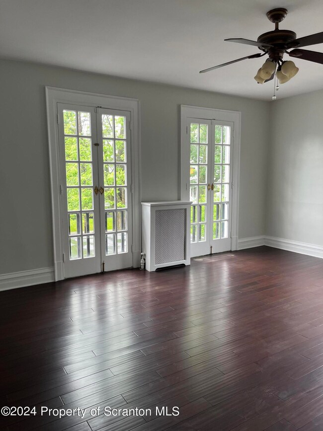 835 N Webster Ave unit 2, Scranton, PA 18510 - photo 2