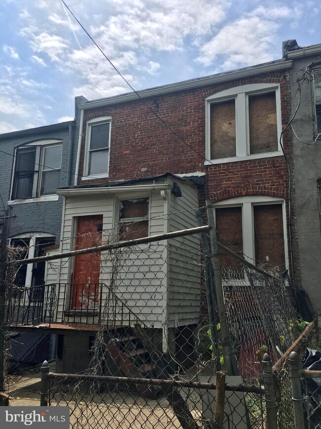 1021 N Rosedale St, Baltimore, MD 21216 - photo 3