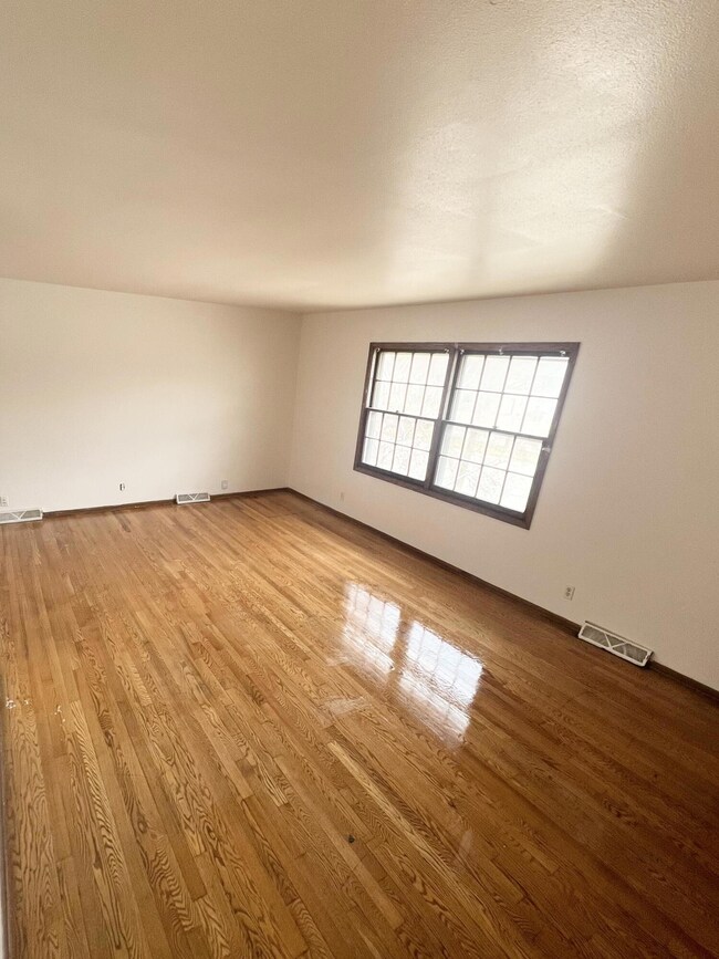 5815 N 76th St unit 5817, Milwaukee, WI 53218 - photo 3