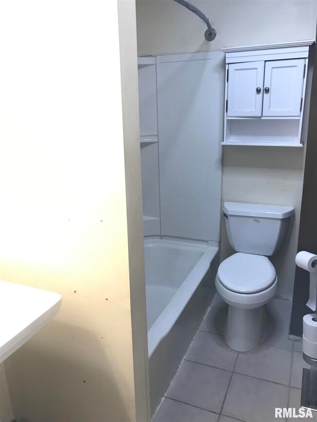 1709 W 6th St, Davenport, IA 52802 - photo 5