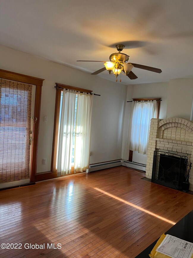 533 Mercer St, Albany, NY 12208 - photo 3