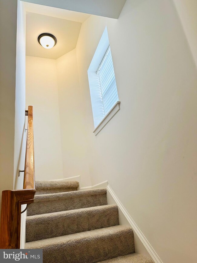 25278 Gothic Square, Chantilly, VA 20152 - photo 6