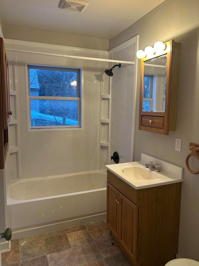 253 S Greenwich St unit 2, Valparaiso, IN 46383 - photo 2