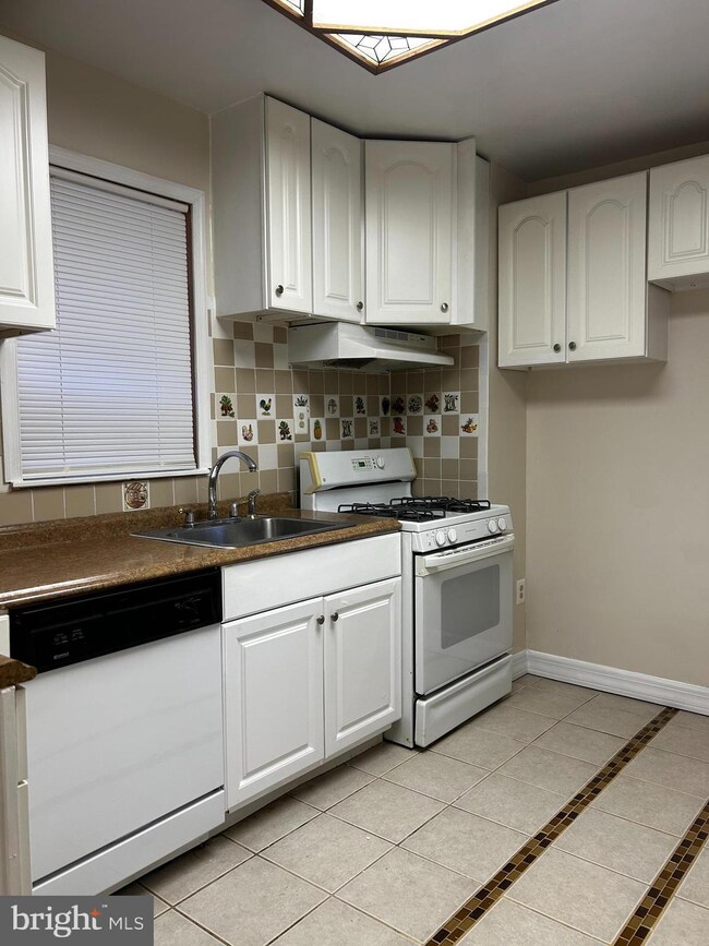 1942 Mchenry St, Baltimore, MD 21223 - photo 6