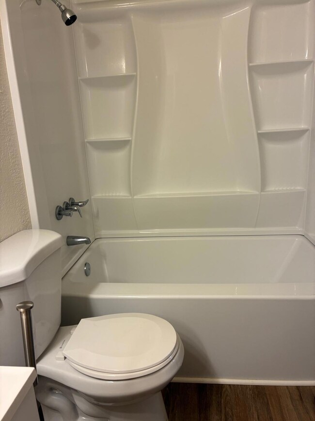 Primary en-suite bathroom