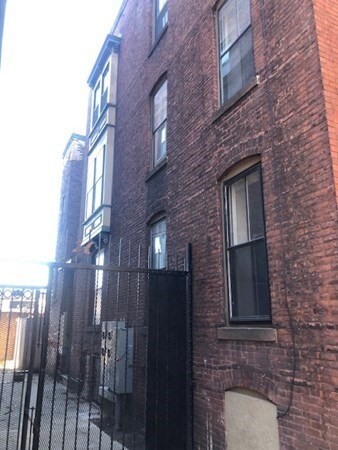 24 Mattoon St, Springfield, MA 01105 - photo 5