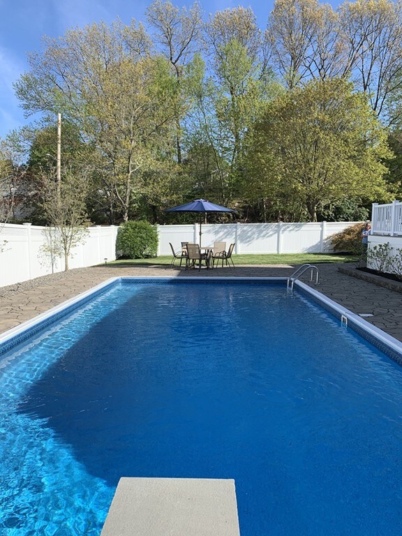 114 Huntington Rd, Milton, MA 02186 - photo 4