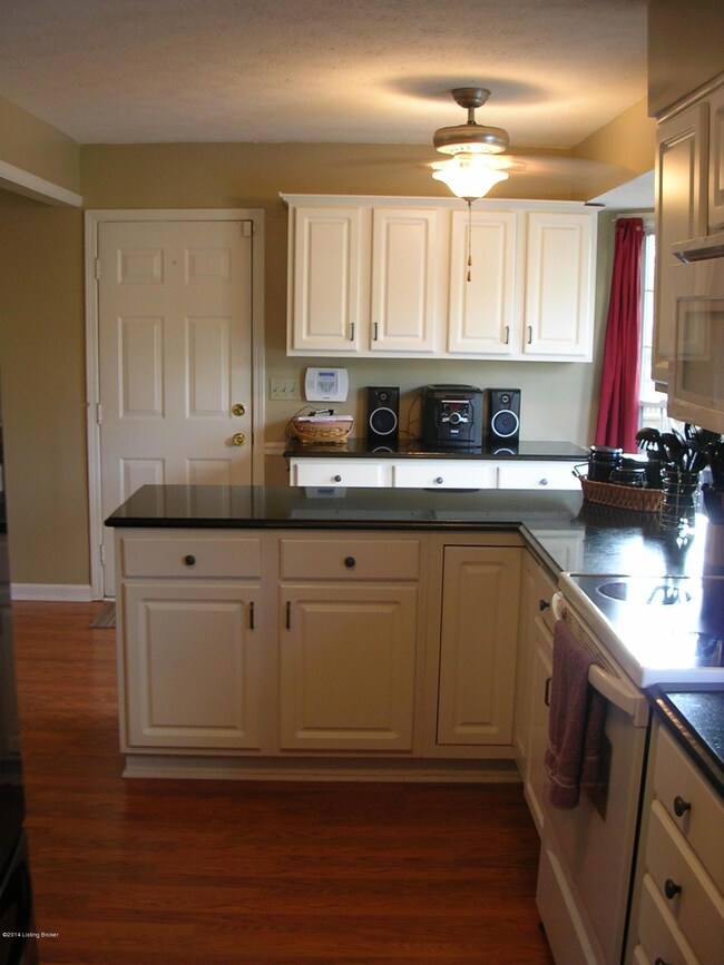 7503 Crabtree Dr, Louisville, KY 40228 - photo 7