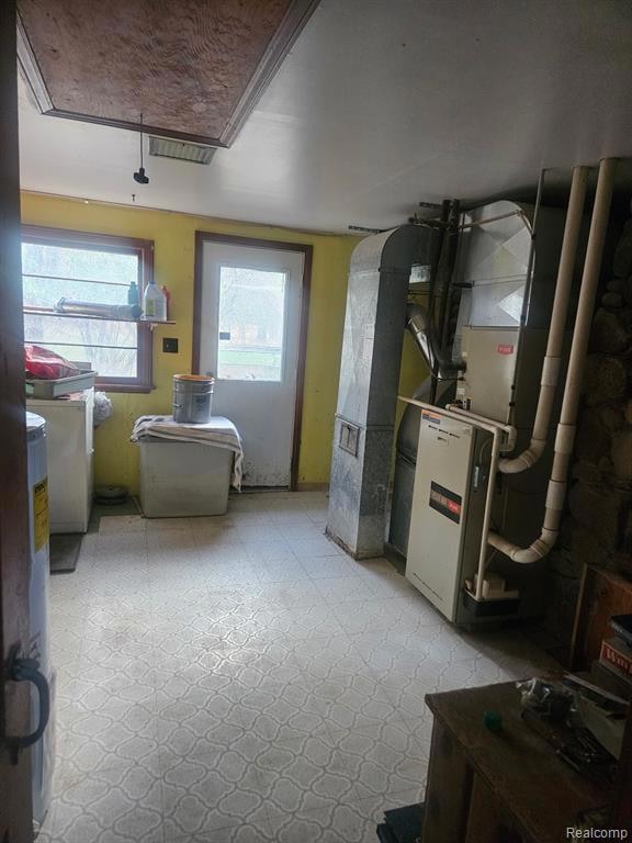 2626 Forest Rd, Lansing, MI 48910 - photo 2