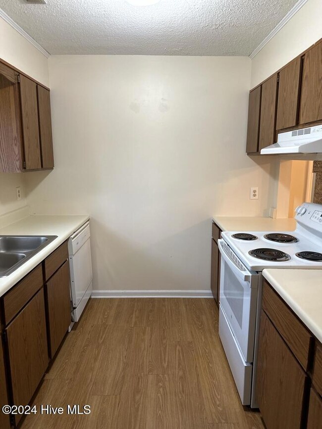 1015 Massey Rd, Jacksonville, NC 28546 - photo 4