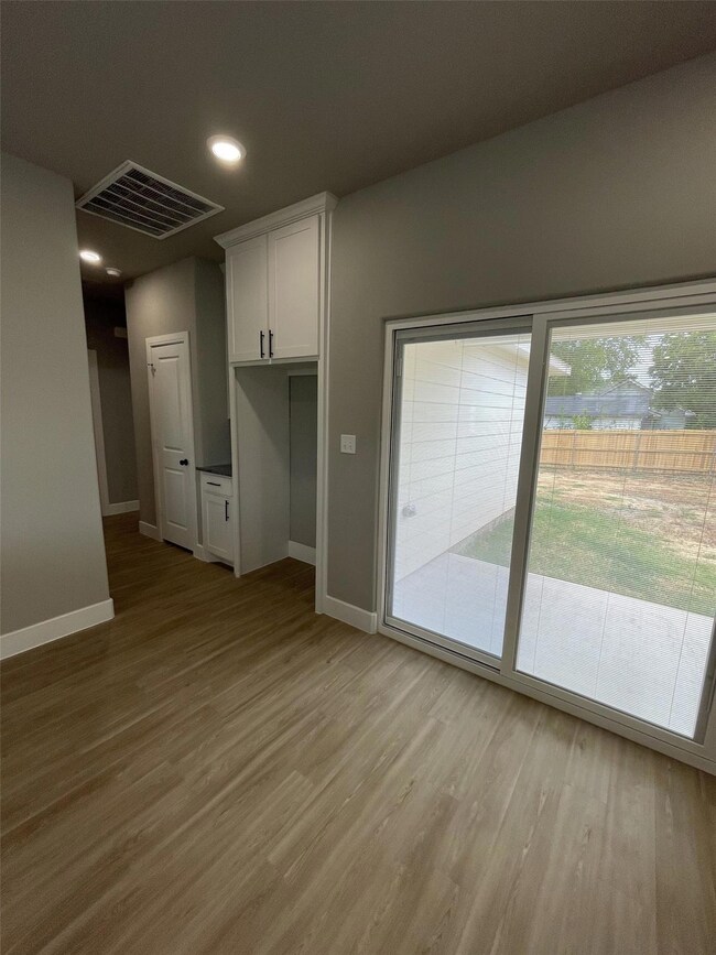 626 W Florence St, Denison, TX 75020 - photo 6