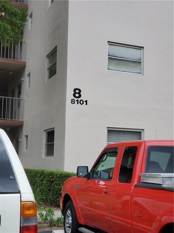 BLDG VIEW FROM PARKING LOT