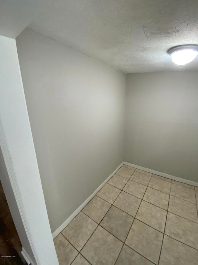 1156 Lake Shore Blvd, Jacksonville, FL 32205 - photo 2