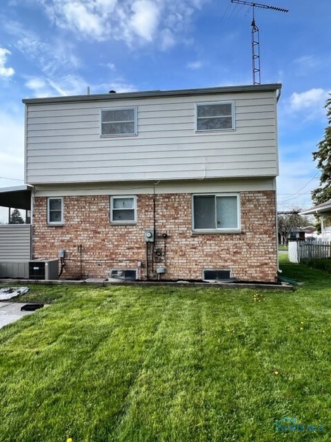 2226 Lehman Ave, Toledo, OH 43611 - photo 3