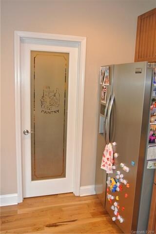 Walk in pantry