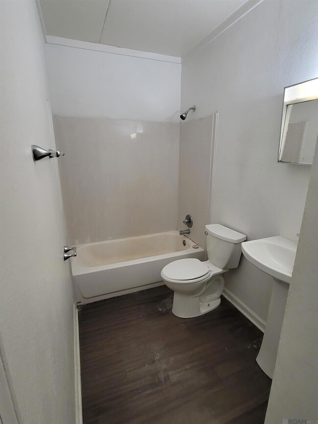 1612 N Coontrap Rd unit 18, Gonzales, LA 70737 - photo 6