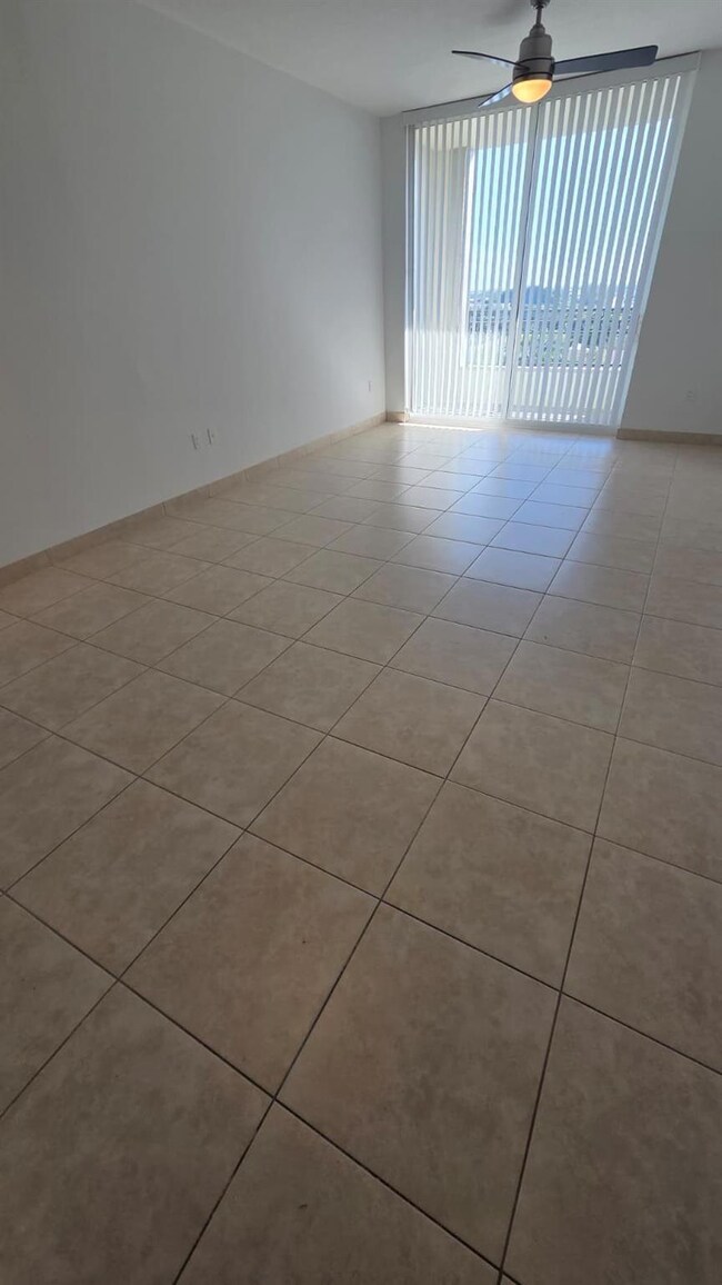 City Place South Tower unit 724, West Palm Beach, FL 33401 - photo 7