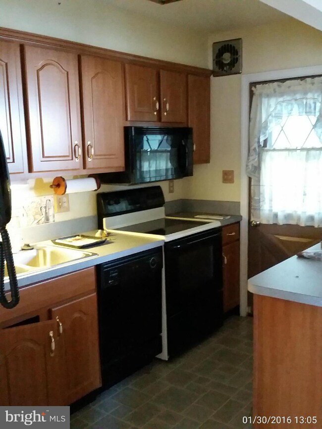 3422 Mcshane Way, Dundalk, MD 21222 - photo 5