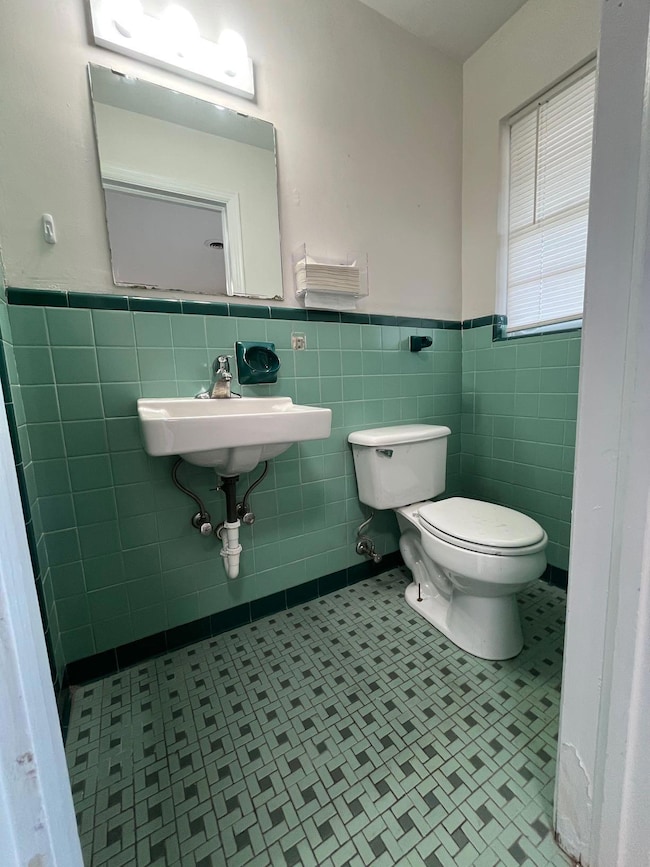 7629 Williamson Rd unit 2, Roanoke, VA 24019 - photo 4