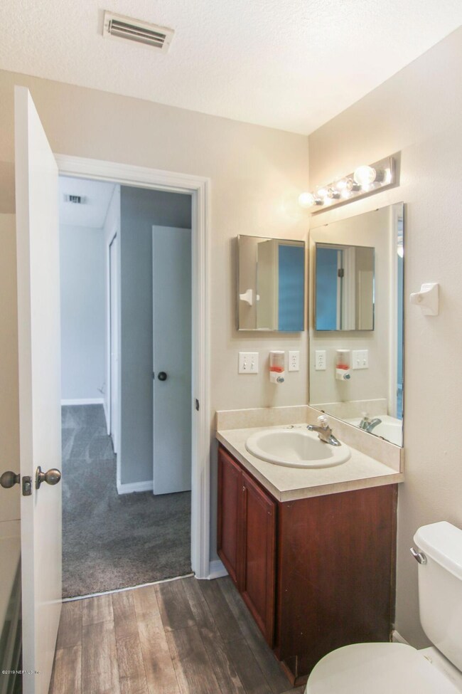 10653 Academy Park Dr, Jacksonville, FL 32218 - photo 5