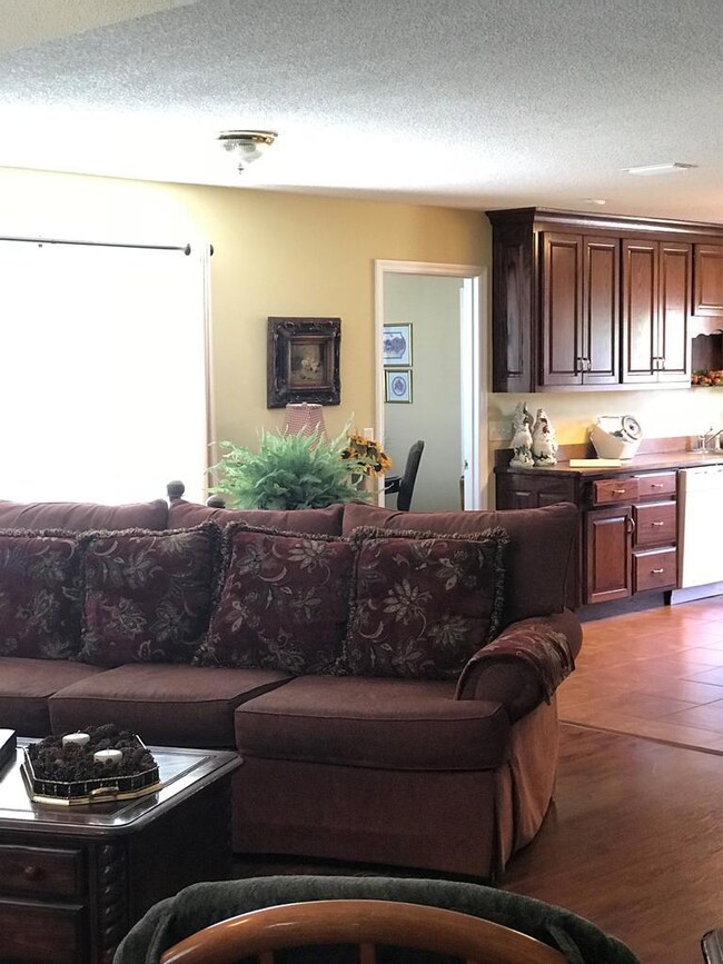 704 Josephine Ln, Adel, GA 31620 - photo 4