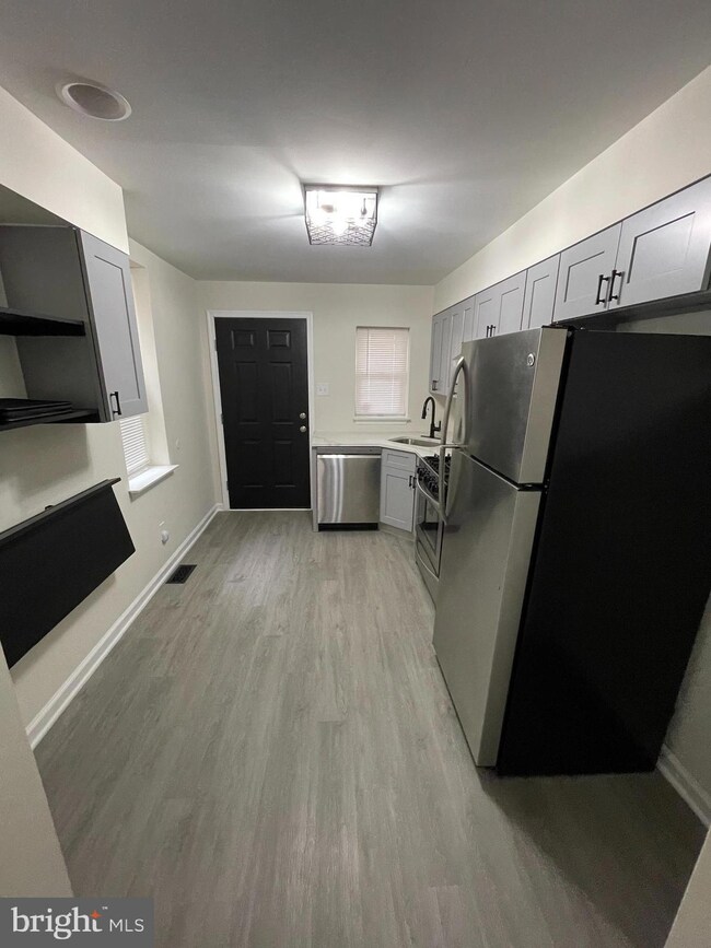 794 Line St, Camden, NJ 08103 - photo 4