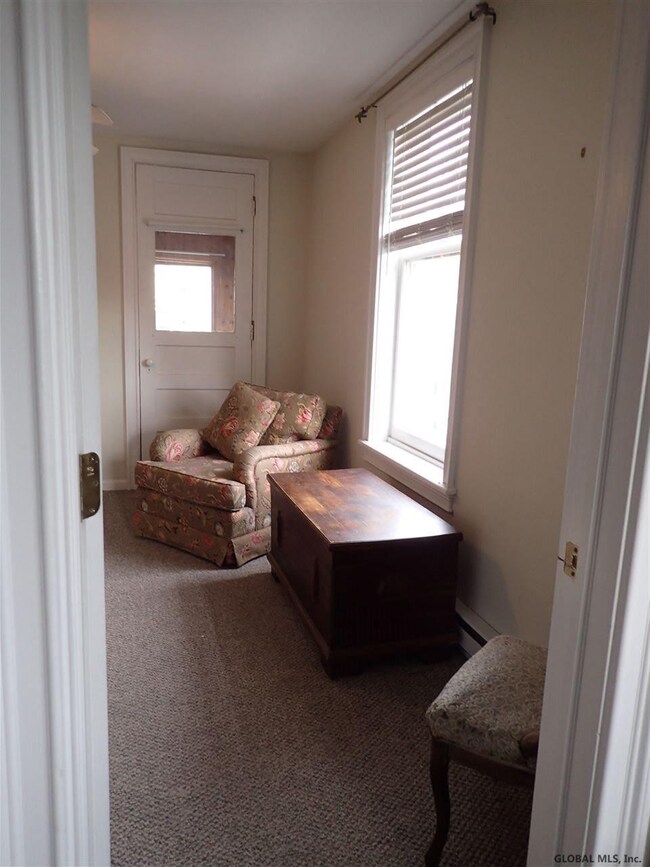 164 Spring St unit 3, Saratoga Springs, NY 12866 - photo 7