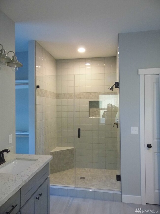 14008 Rainier View Dr SE, Yelm, WA 98597 - photo 4