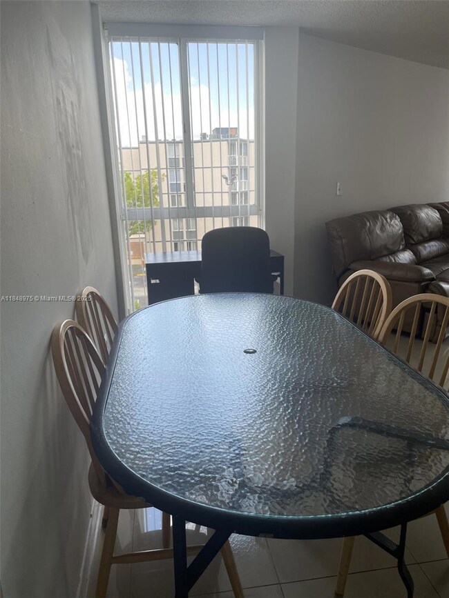 Las Brisas at Country Club of Miami unit C409, Hialeah, FL 33015 - photo 5