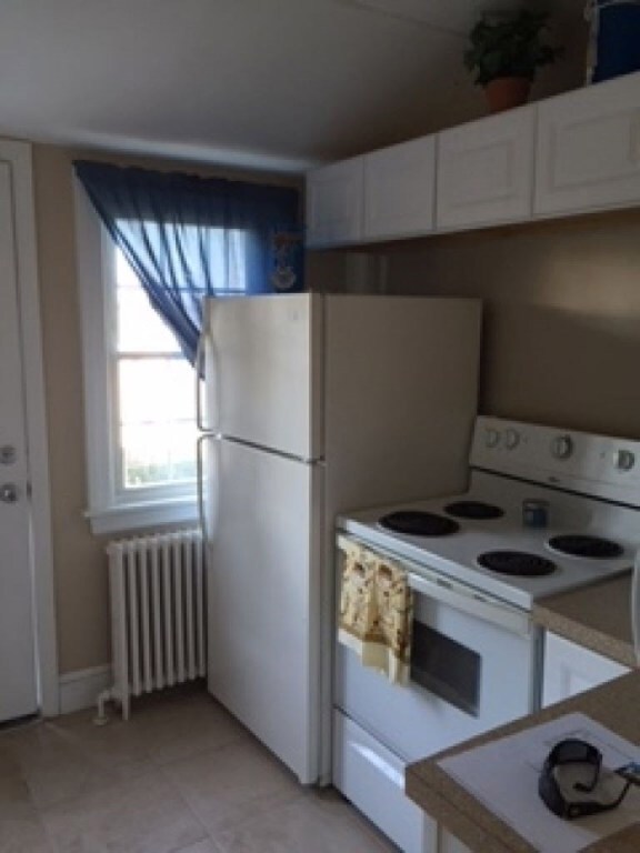 85 Maple Ave unit 2, Middletown, RI 02842 - photo 2