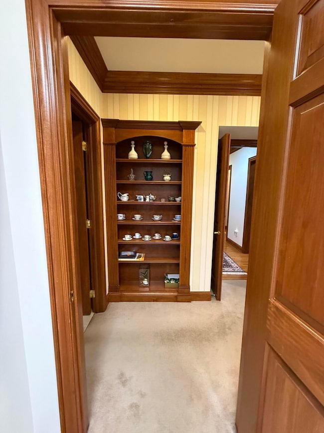 3414 Loire Ln, Columbus, OH 43221 - photo 6