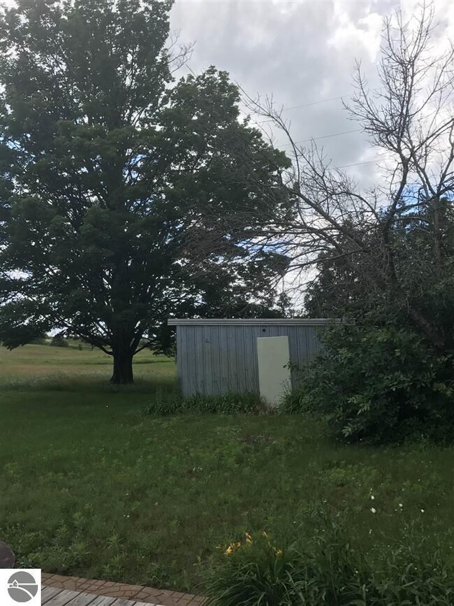 7967 E Lincoln Rd, Cedar, MI 49621 - photo 6