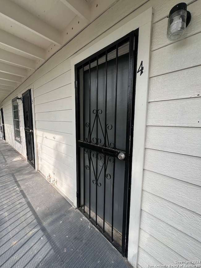 1723 W Mayfield Blvd unit 4, San Antonio, TX 78211 - photo 2