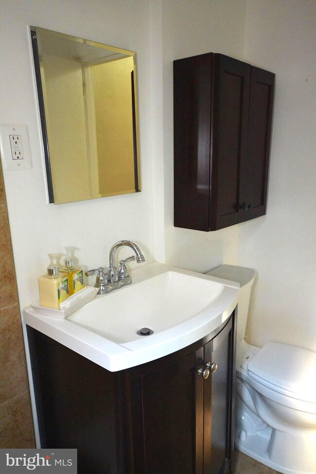236 N Thomas St unit 2361, Arlington, VA 22203 - photo 3