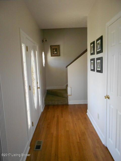 1028 Running Brook Dr, Lawrenceburg, KY 40342 - photo 4