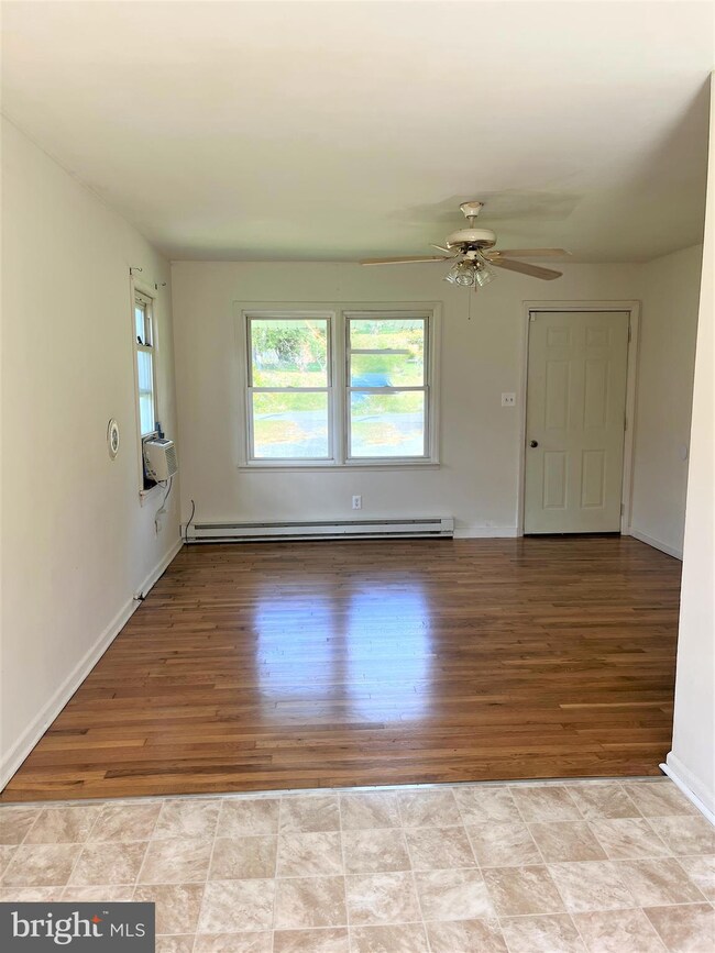 15188 Waterloo Rd, Amissville, VA 20106 - photo 7