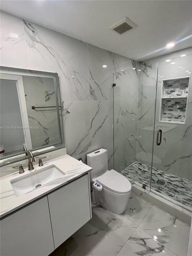 Primary Bedroom Bathroom