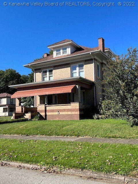 965 Harrison St, Milton, WV 25541 - photo 2