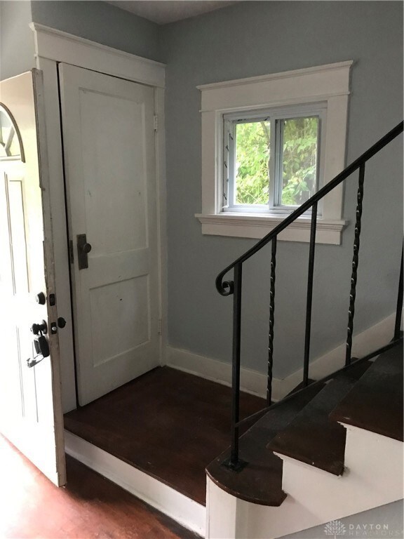 Entryway w/coat closet.