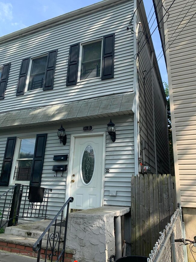 64 Tompkins St unit 2, Staten Island, NY 10304 - photo 2