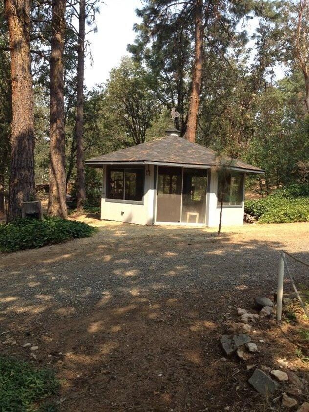 11022 Blackwell Rd, Central Point, OR 97502 - photo 7