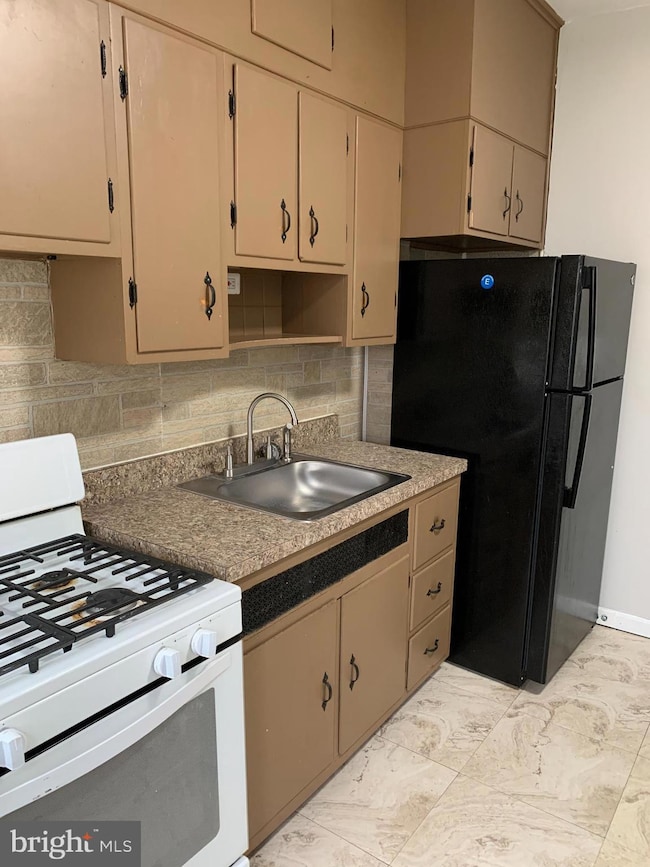 4115 Eierman Ave, Baltimore, MD 21206 - photo 7