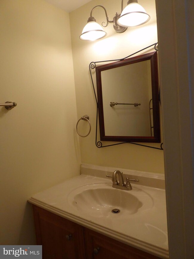 11330 Appledowre Way, Germantown, MD 20876 - photo 6