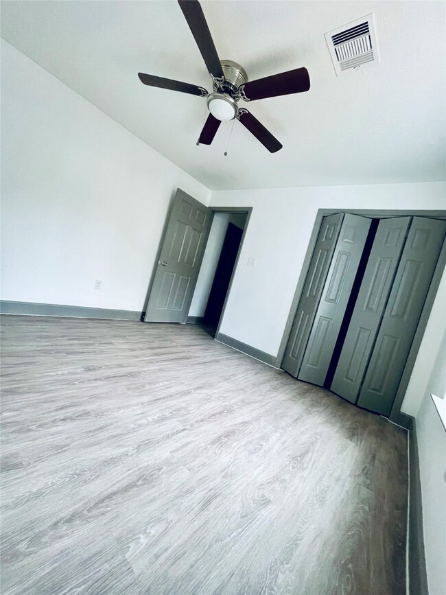 706 Turner Dr unit 1, Houston, TX 77076 - photo 3