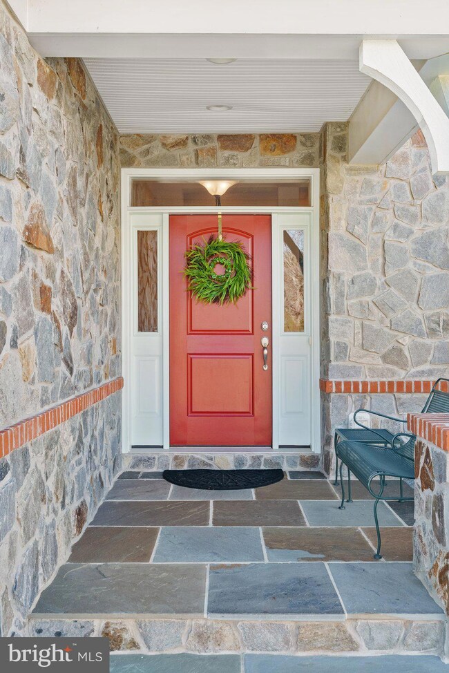 17281 Creekside Green Place, Round Hill, VA 20141 - photo 7