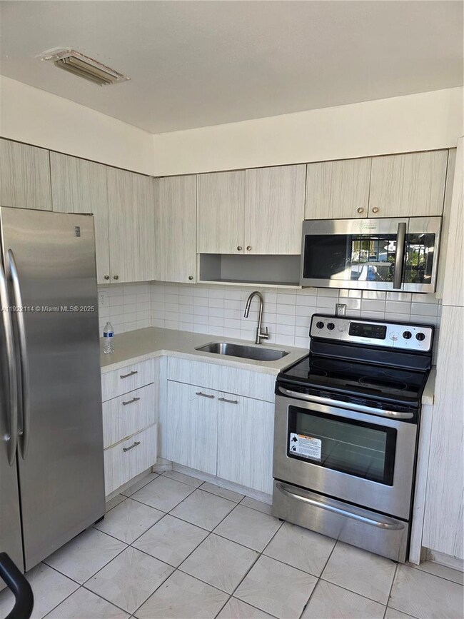 1340 NE 146th St unit A, North Miami, FL 33161 - photo 7